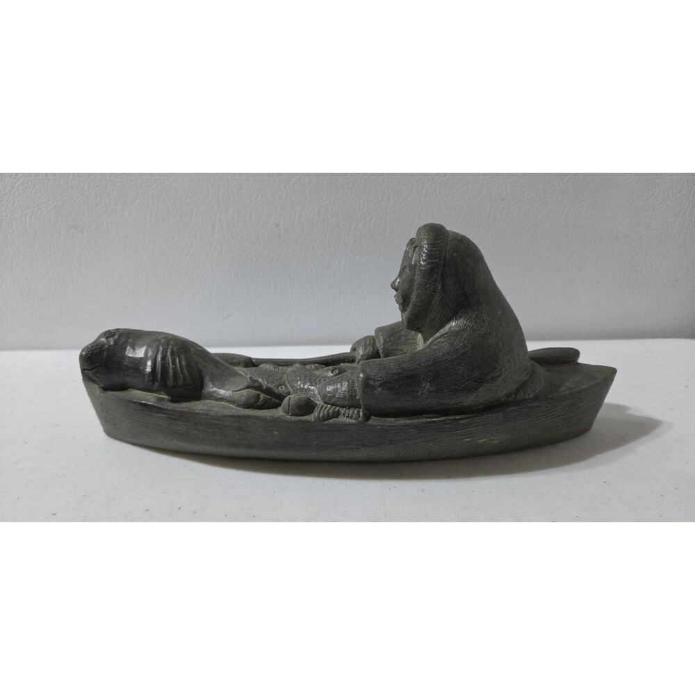 Signed WE Edmond Wolf Handmade Soapstone Eskimo Kayak Catch Of Day 10" Figurine - Picture 4 of 5